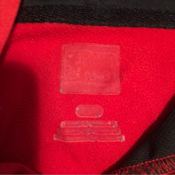 Chicago Bulls Official Hoodie - Nice logo and black contrast in hoodie - Picture 7 of 11